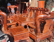 Thu mua bàn ghế gỗ cũ tại Hóc Môn