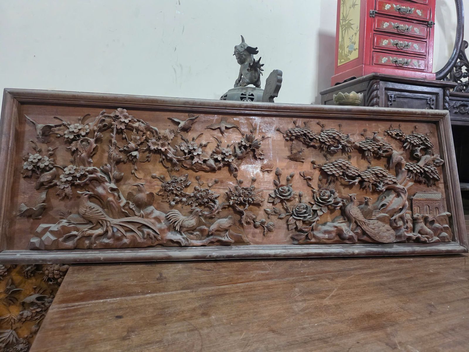 Thu mua tranh gỗ cũ tận nơi tại Bình Dương với giá cao