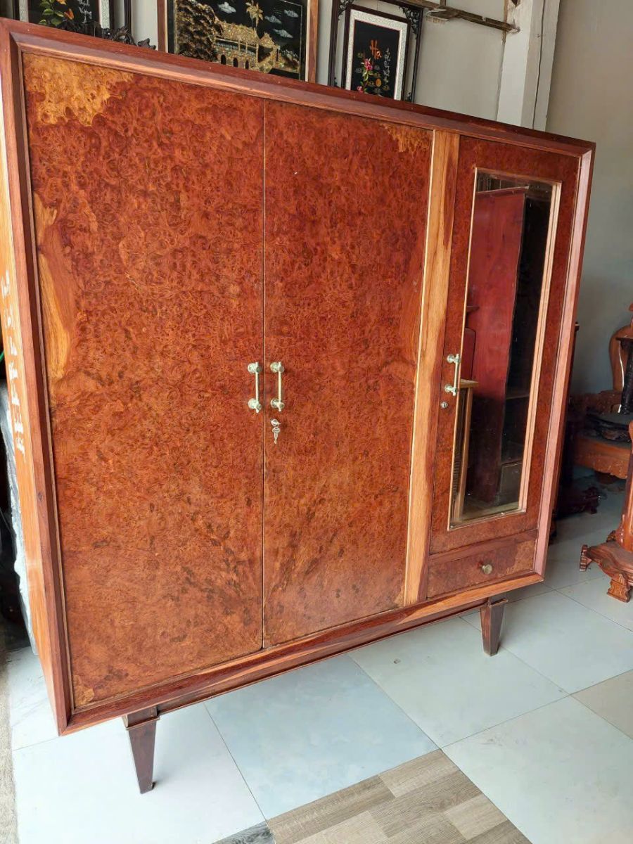 Cửa hàng Tài Lê: thu mua tủ gỗ cũ quận 8