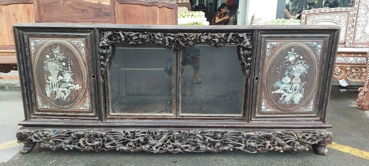 Tủ gỗ là một vật dụng thiết yếu của gia đình