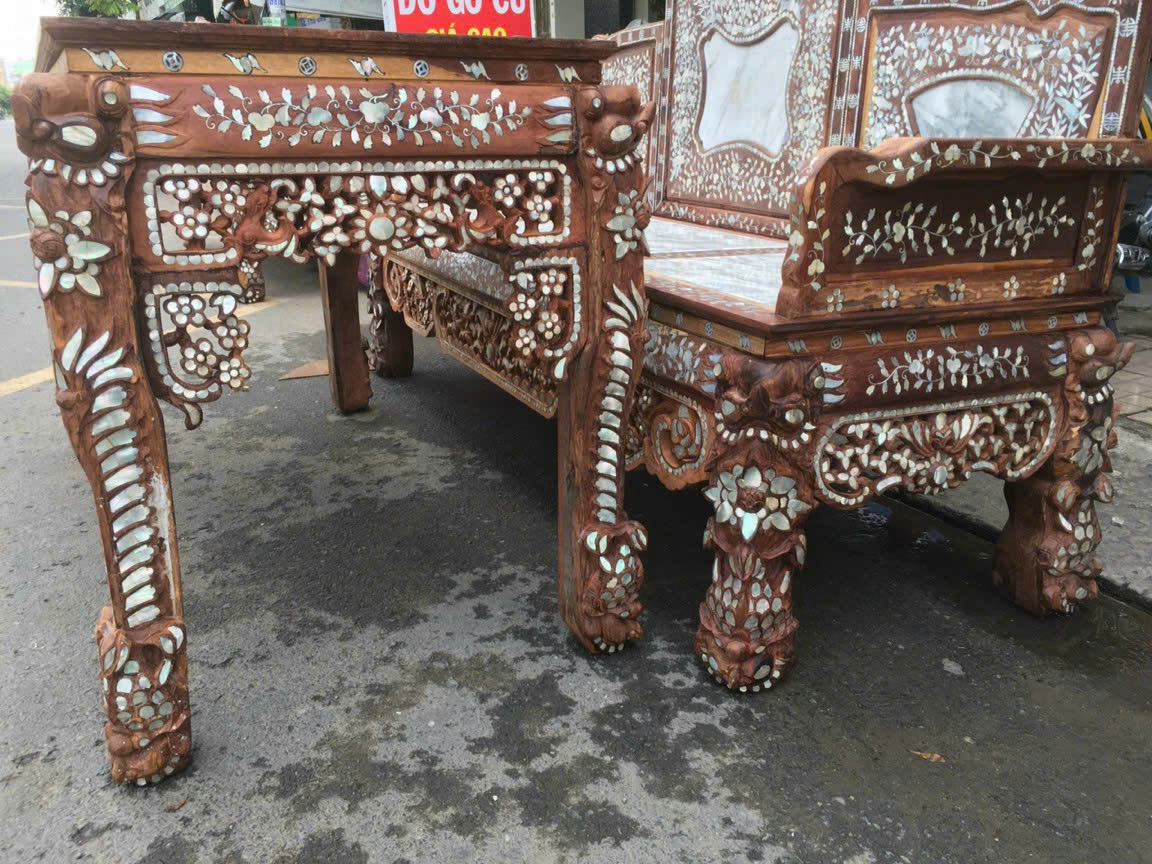 Dịch vụ thu mua bàn ghế cũ: Thu mua bàn ghế cũ giá cao tại quận Tân Bình 