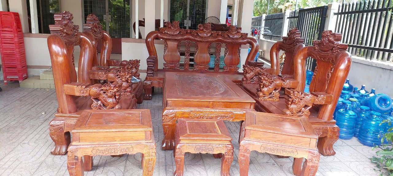 Thu mua bàn ghế gỗ cũ phường Gia Định, TPHCM: Thu mua đa dạng các loại bàn ghế gỗ cũ