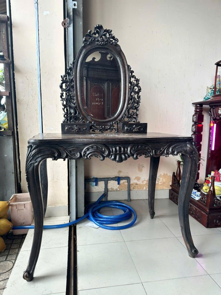 Thu mua bàn trang điểm gỗ cũ: thu mua đồ gỗ cũ giá cao quận 1
