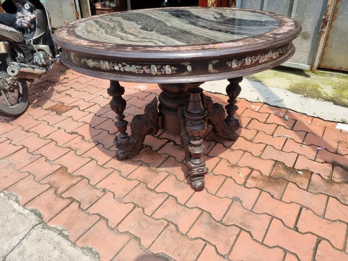 Hình ảnh hoạt động của cửa hàng thu mua đồ gỗ cũ quận 8: Tài Lê