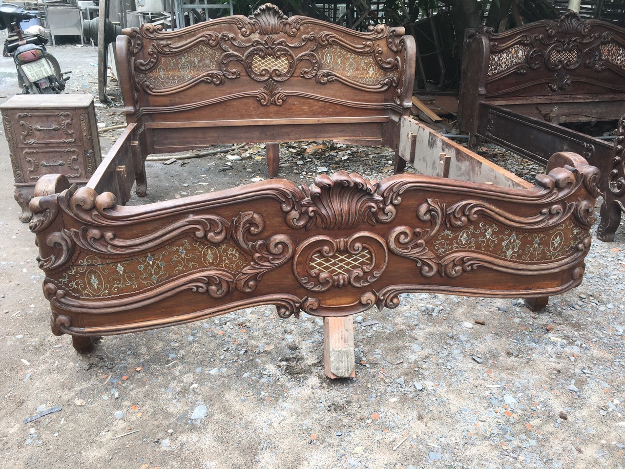 Cửa hàng Tài Lê thanh lý giường gỗ cũ quận Gò Vấp 