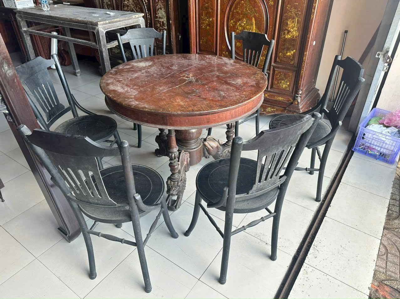 Thanh lý bàn ghế gỗ cũ giá cao quận 10: thanh lý bộ bàn tròn