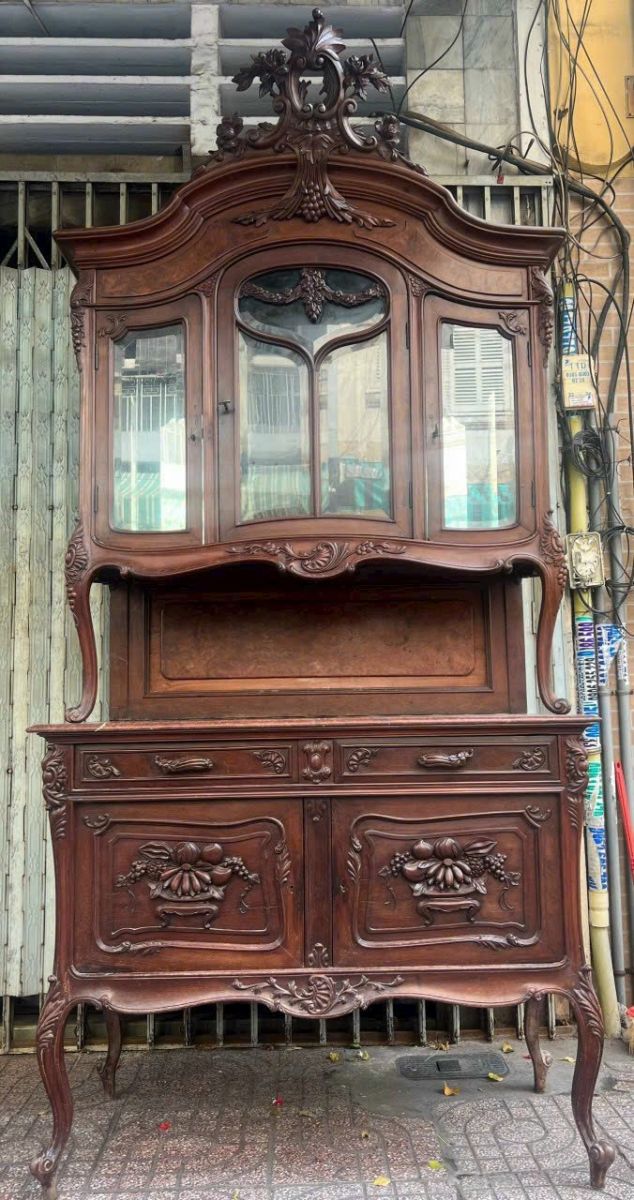 Tài Lê còn thu mua các loại tủ gỗ cũ khác tại huyện Bình Chánh, TP HCM