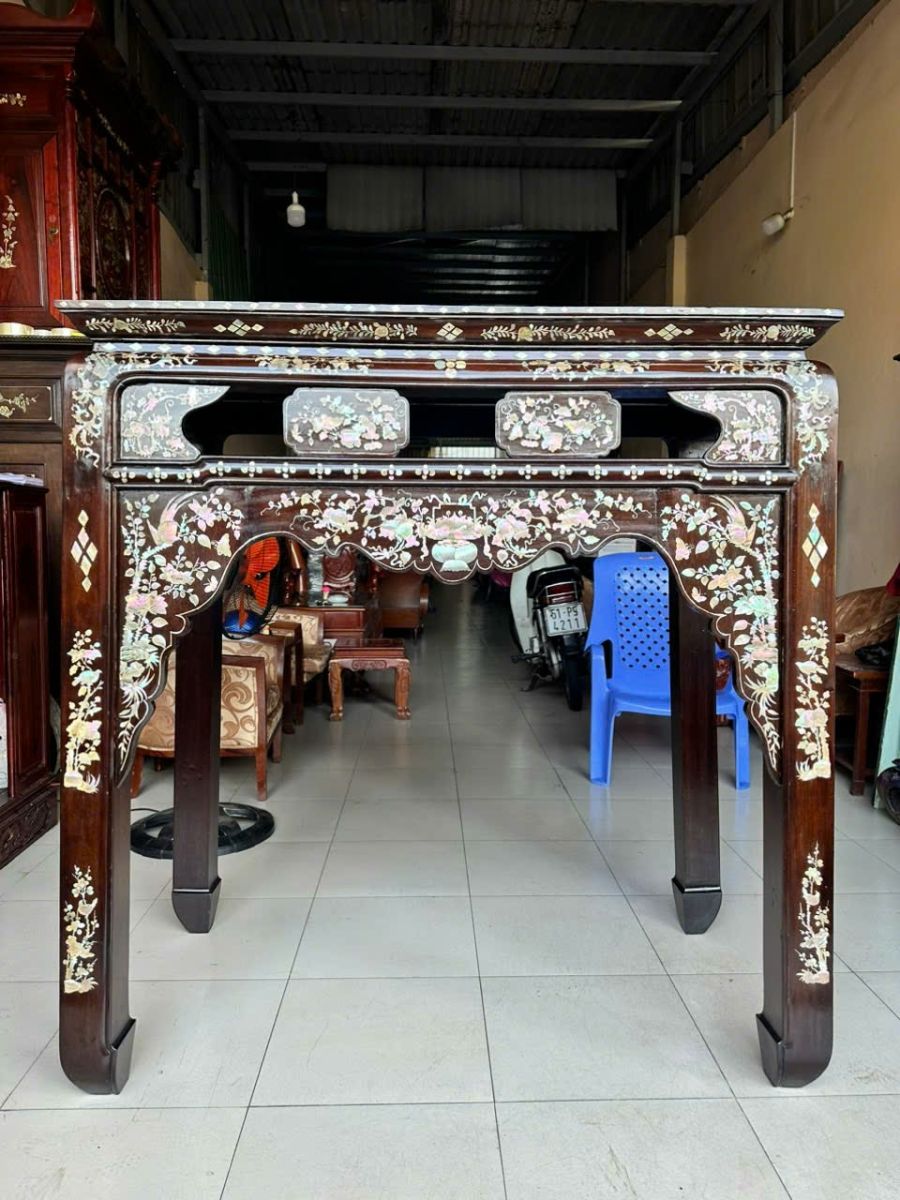 Đơn vị thu mua tủ thờ cũ quận 7: thu mua bàn thờ đứng cũ quận 7