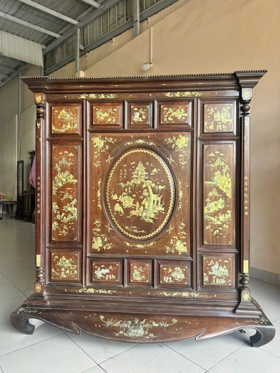 Cửa hàng Tài Lê- thẩm định tủ gỗ uy tín, đúng giá trị