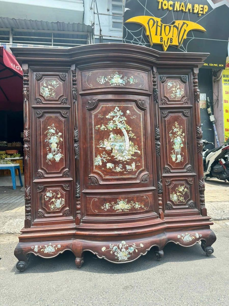Dịch vụ thu mua tủ thờ gỗ căm xe cẩn xà cừ tại Thủ Đức