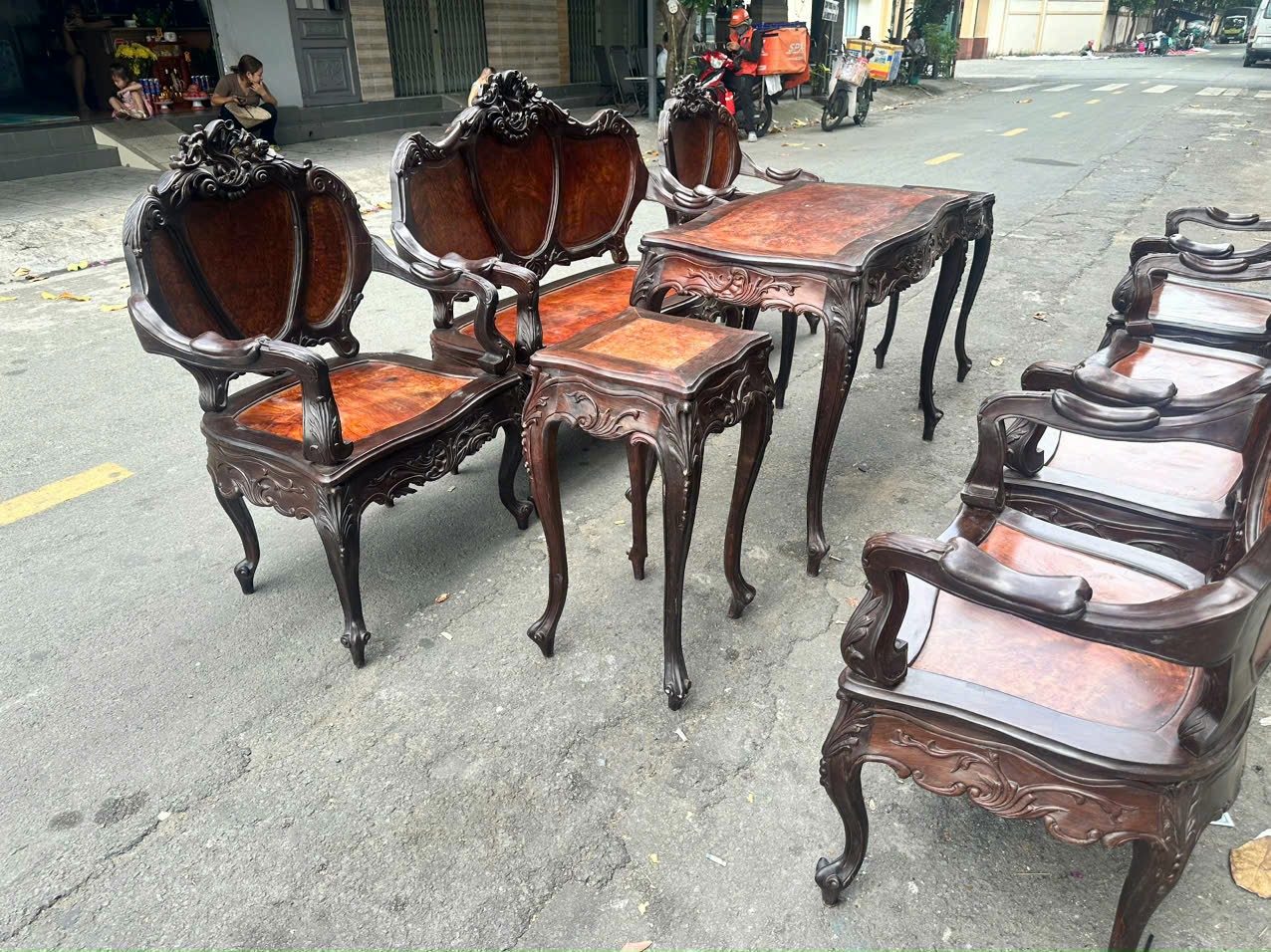 Thu mua bàn ghế gỗ cũ quận 6
