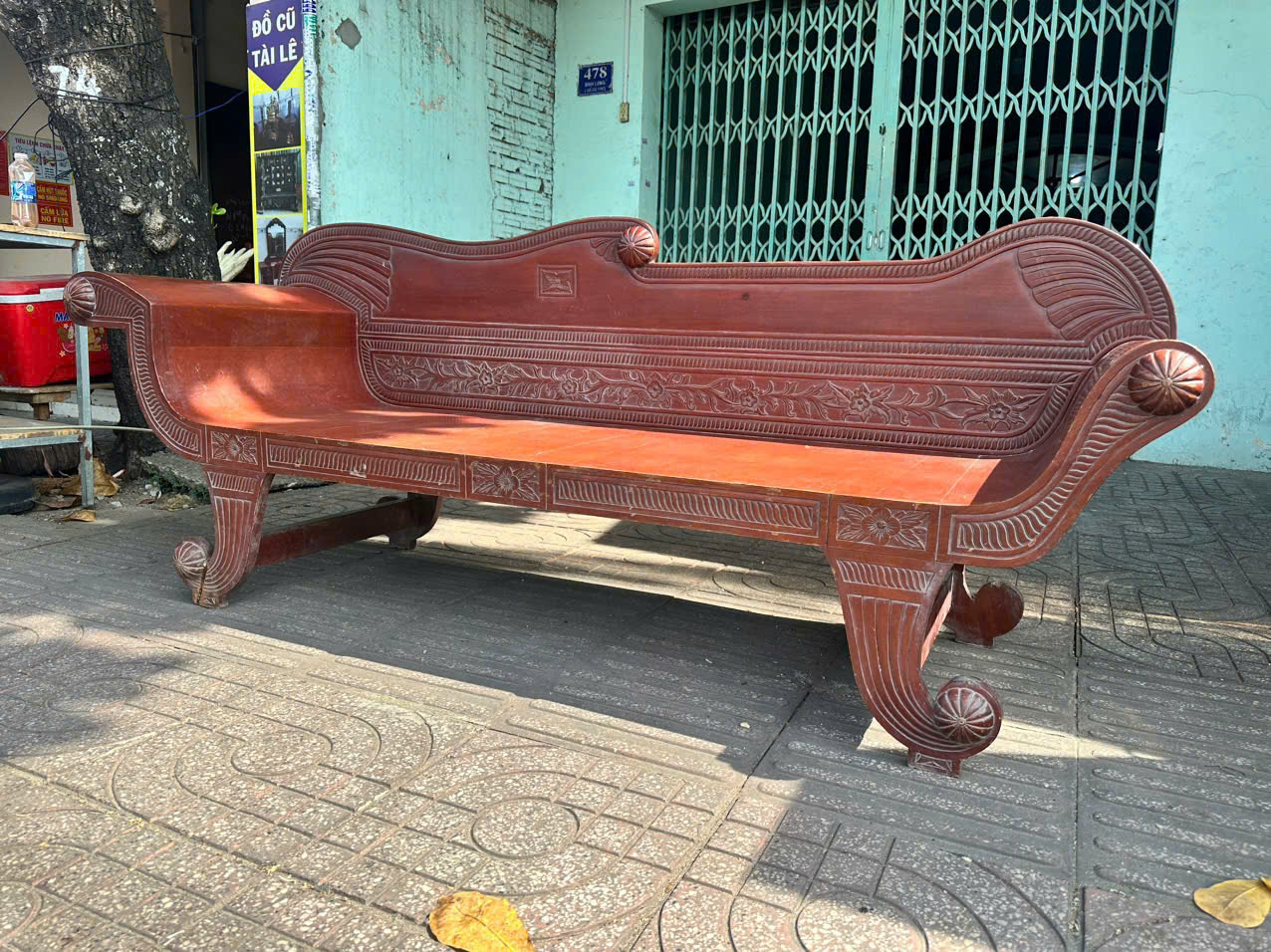 Tài Lê- cửa hàng thu mua ghế dài cũ quận 10, TP HCM