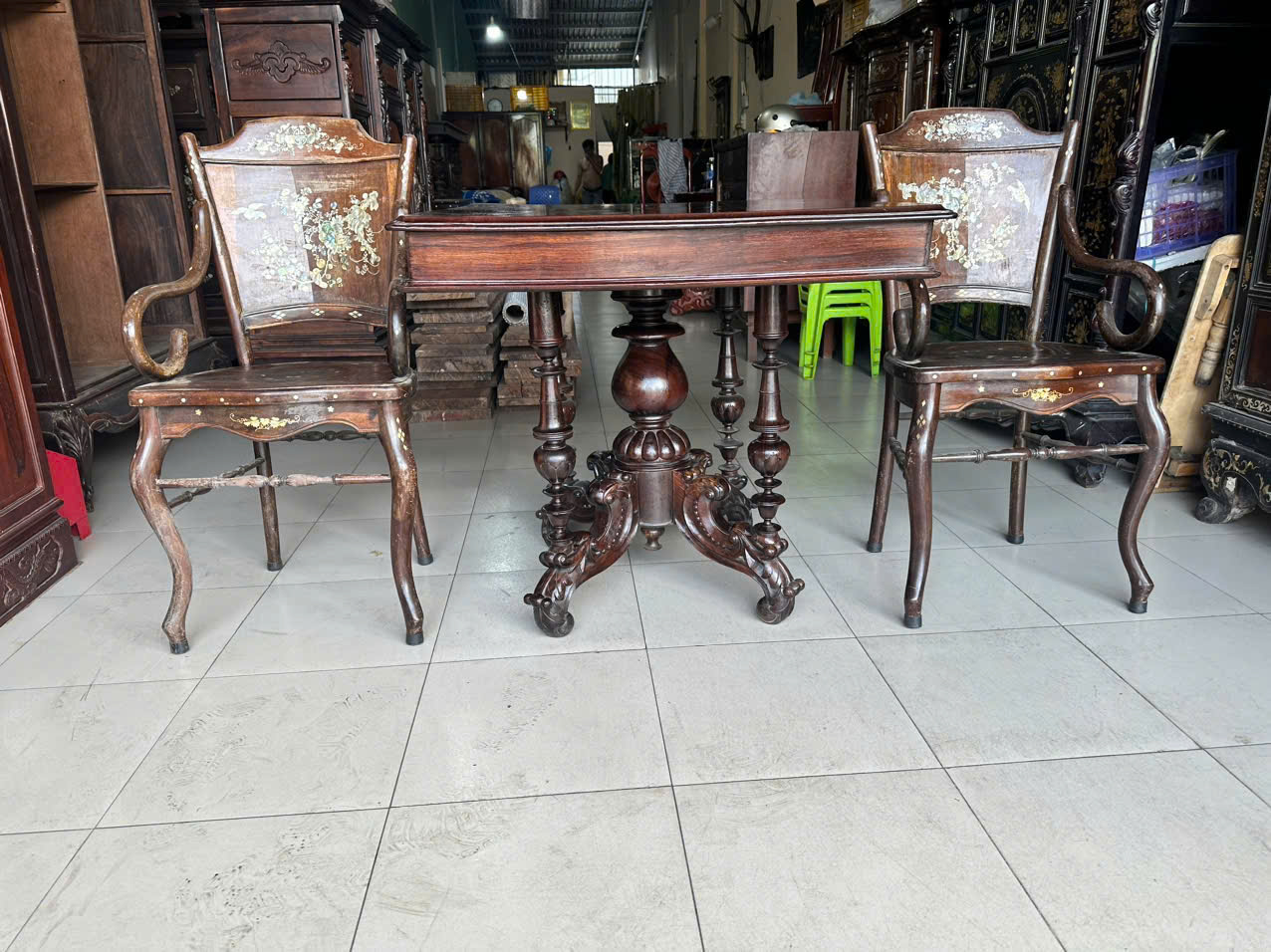 Thanh lý bàn ghế gỗ cũ quận Tân Bình của Tài Lê: phạm vi thanh lý bàn ghế gỗ cũ rộng rãi 