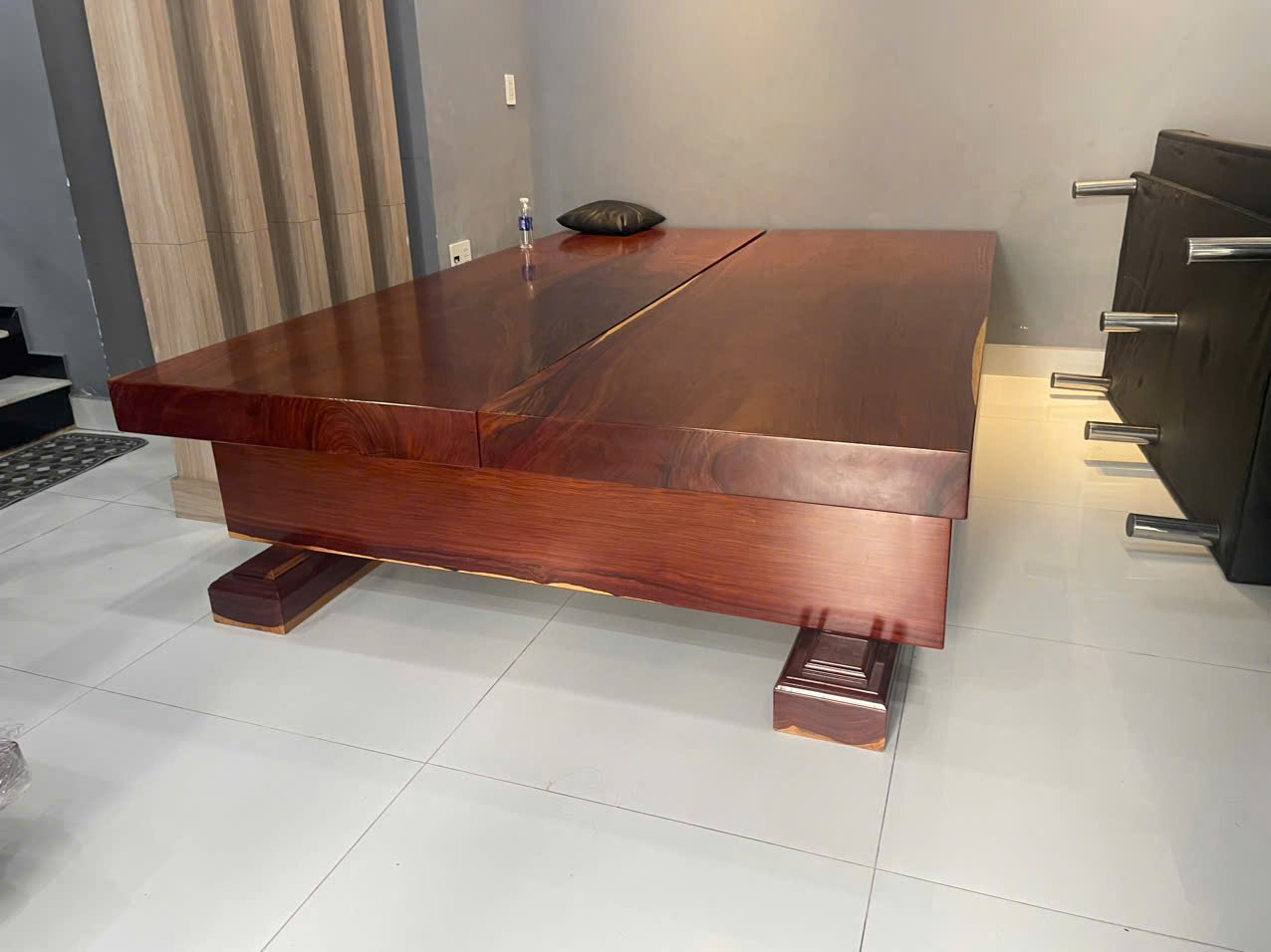 Hình ảnh chiếc ván ngựa là một nét đẹp trong văn hoá của Nam Bộ