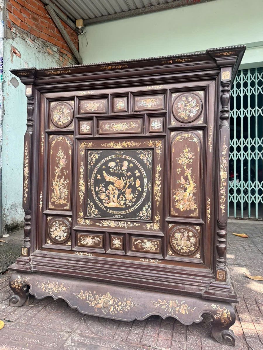 Tủ thờ là nơi thờ cúng mang giá trị tinh thần và tâm linh
