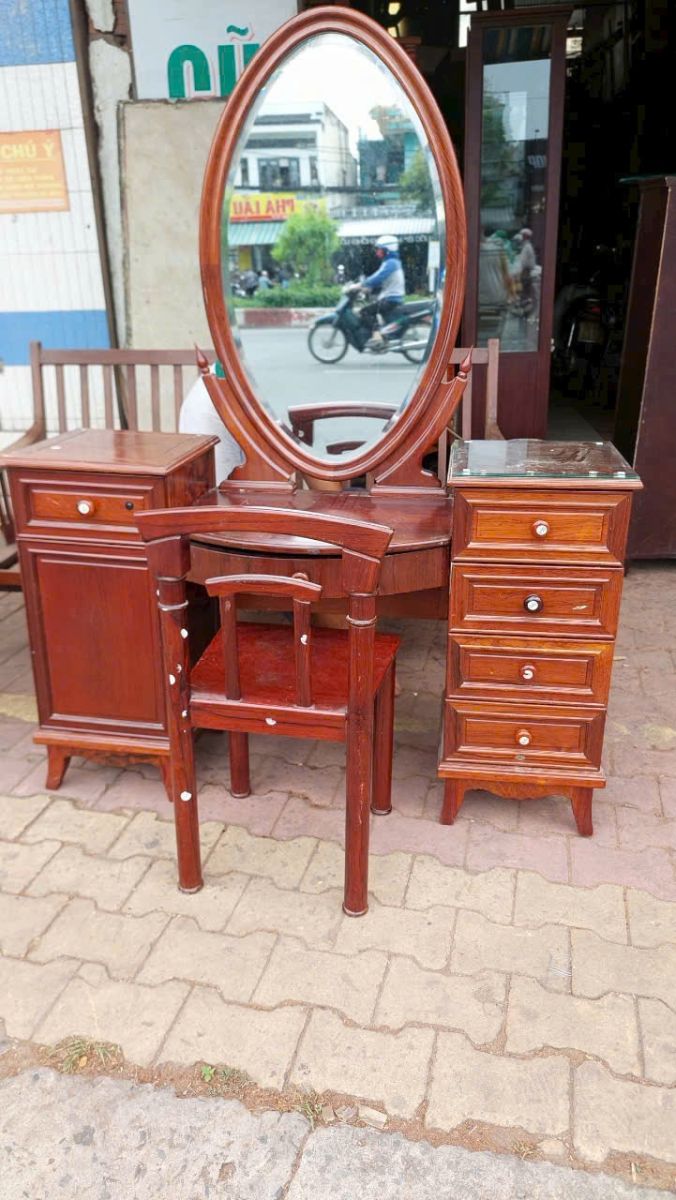 Tài Lê- Thu mua bàn trang điểm gỗ cũ tại TP HCM