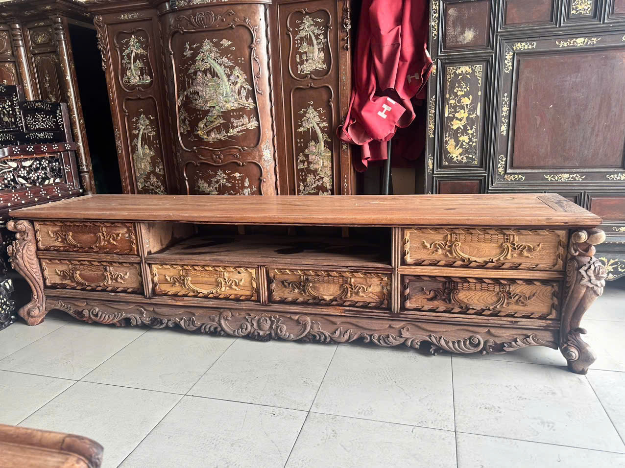 Thu mua tủ gỗ, kệ gỗ cũ phường Chợ Quán, TP.HCM