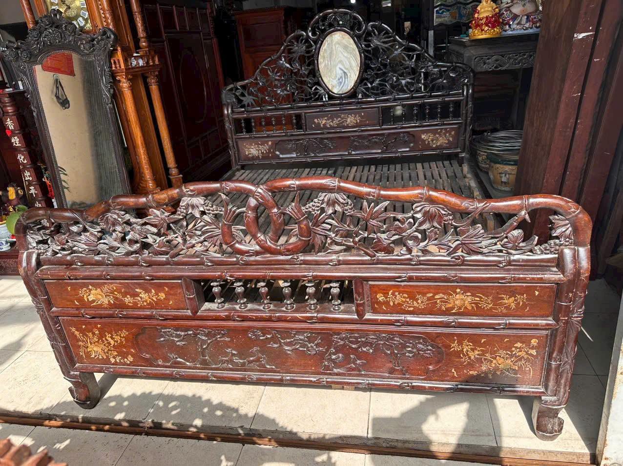 Thanh lý giường gỗ cũ tại Dĩ An