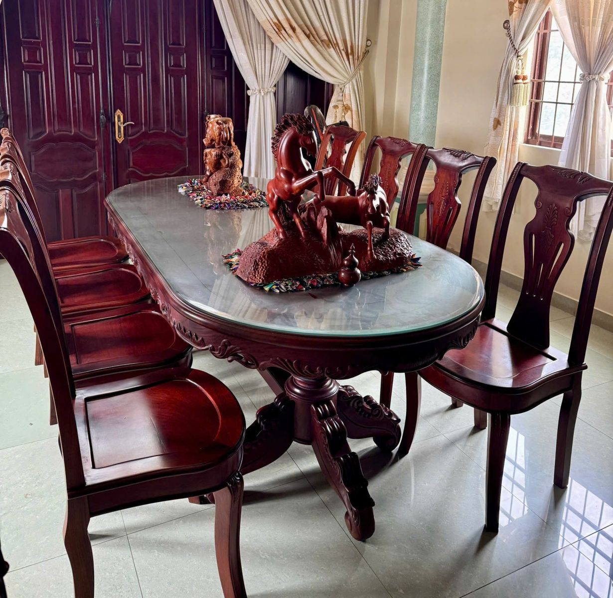 thanh-ly-ban-ghe-go-cu-tai-binh-duong