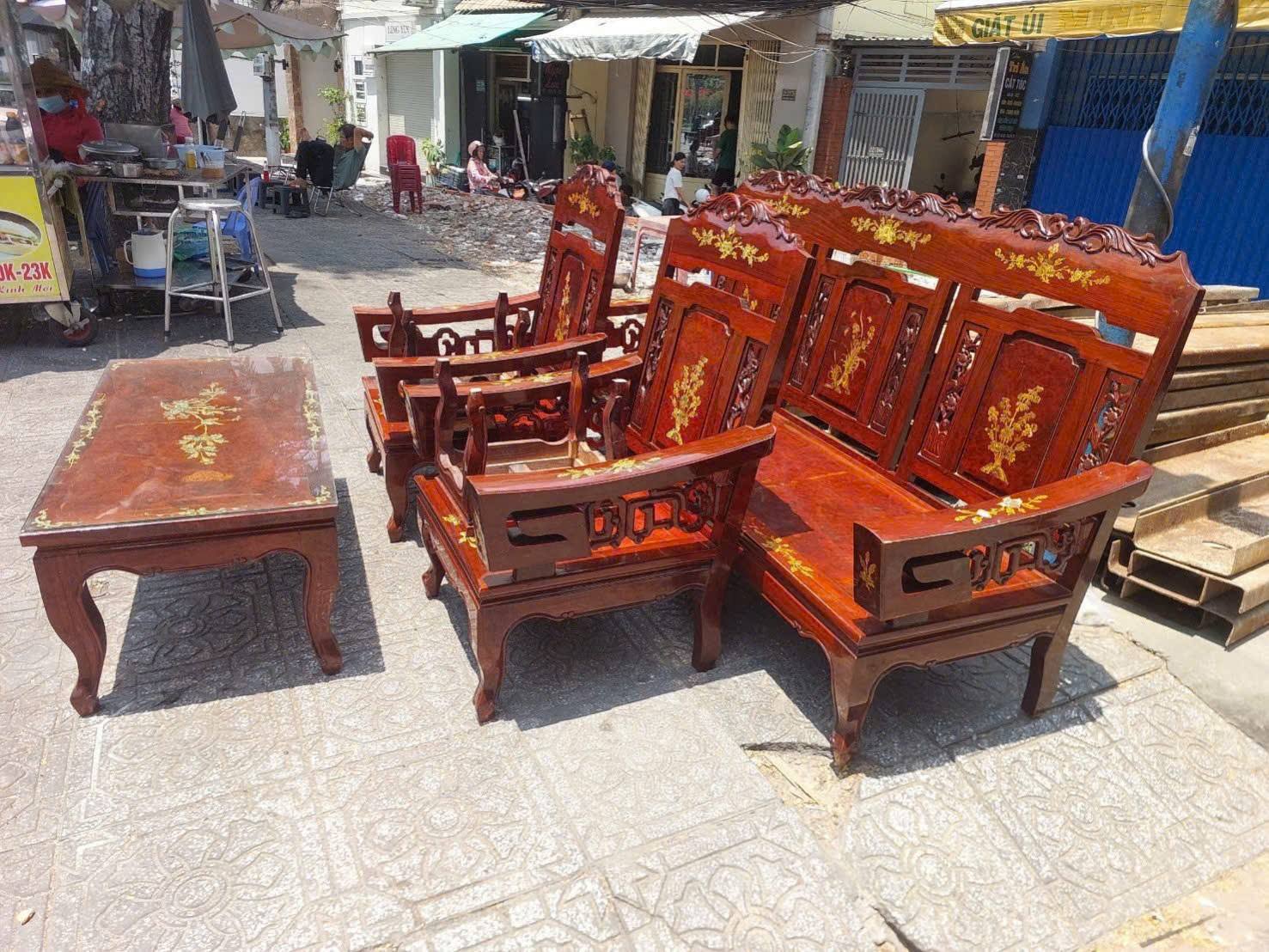 Thanh lý bàn ghế gỗ cũ tại Tây Ninh