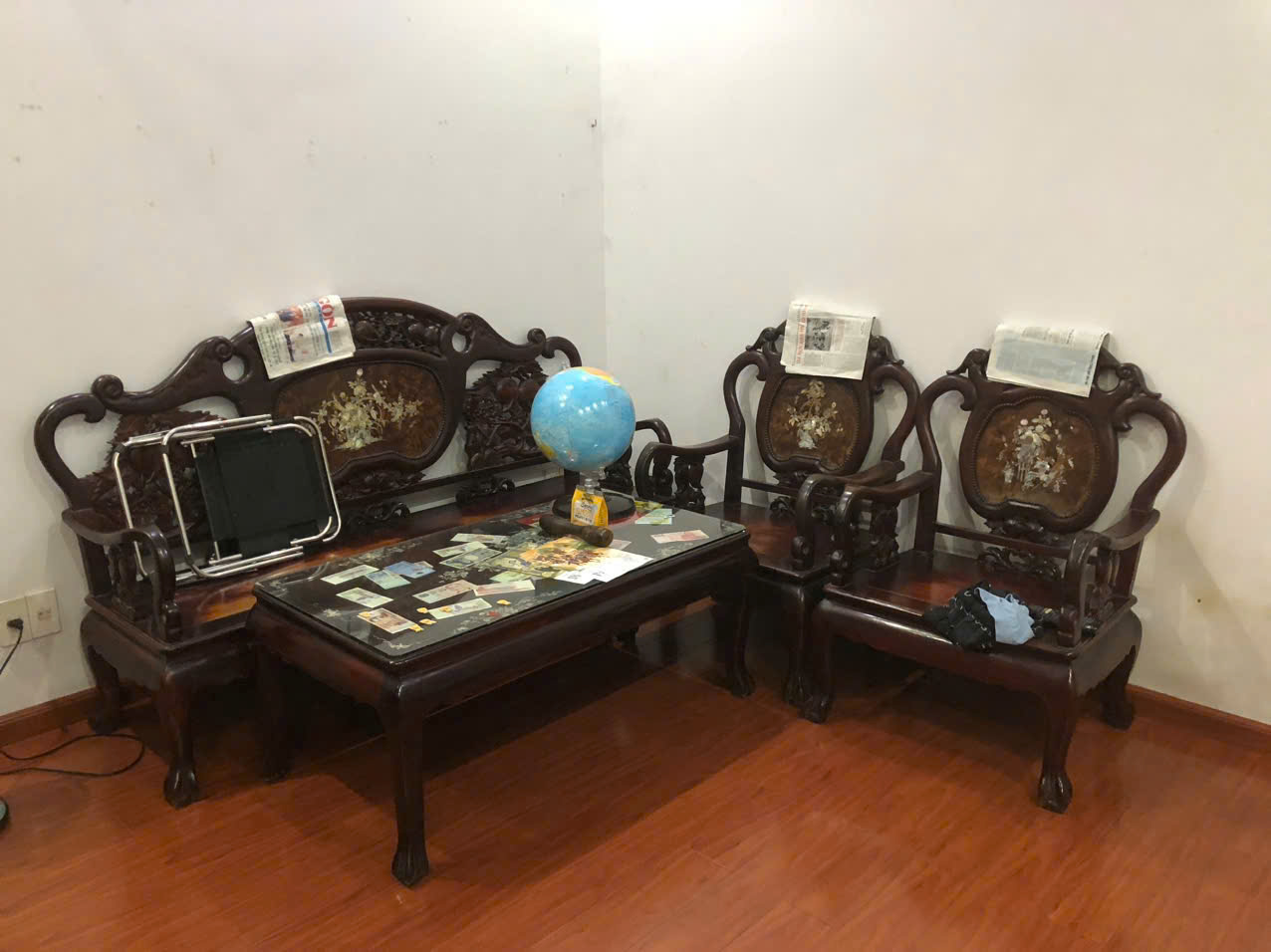 Dịch Vụ Của Tài Lê Thu Mua Những Loại Bàn Ghế Cũ Nào?