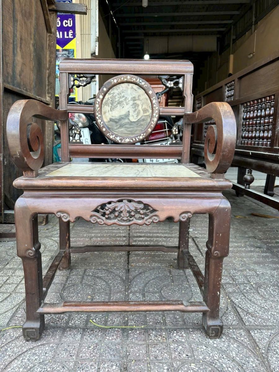 5 Lý do nên chọn dịch vụ thu mua bàn ghế gỗ cũ tại Bình Chánh của Đồ cũ Tài Lê