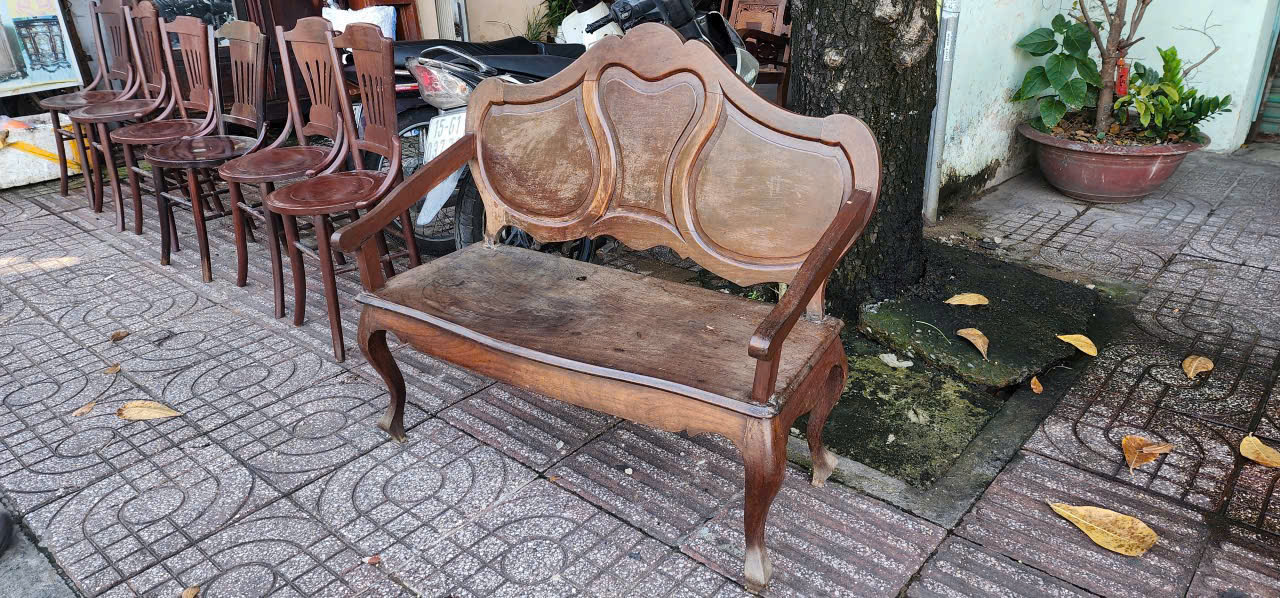 Giá thu mua bàn ghế gỗ cũ tại Long An