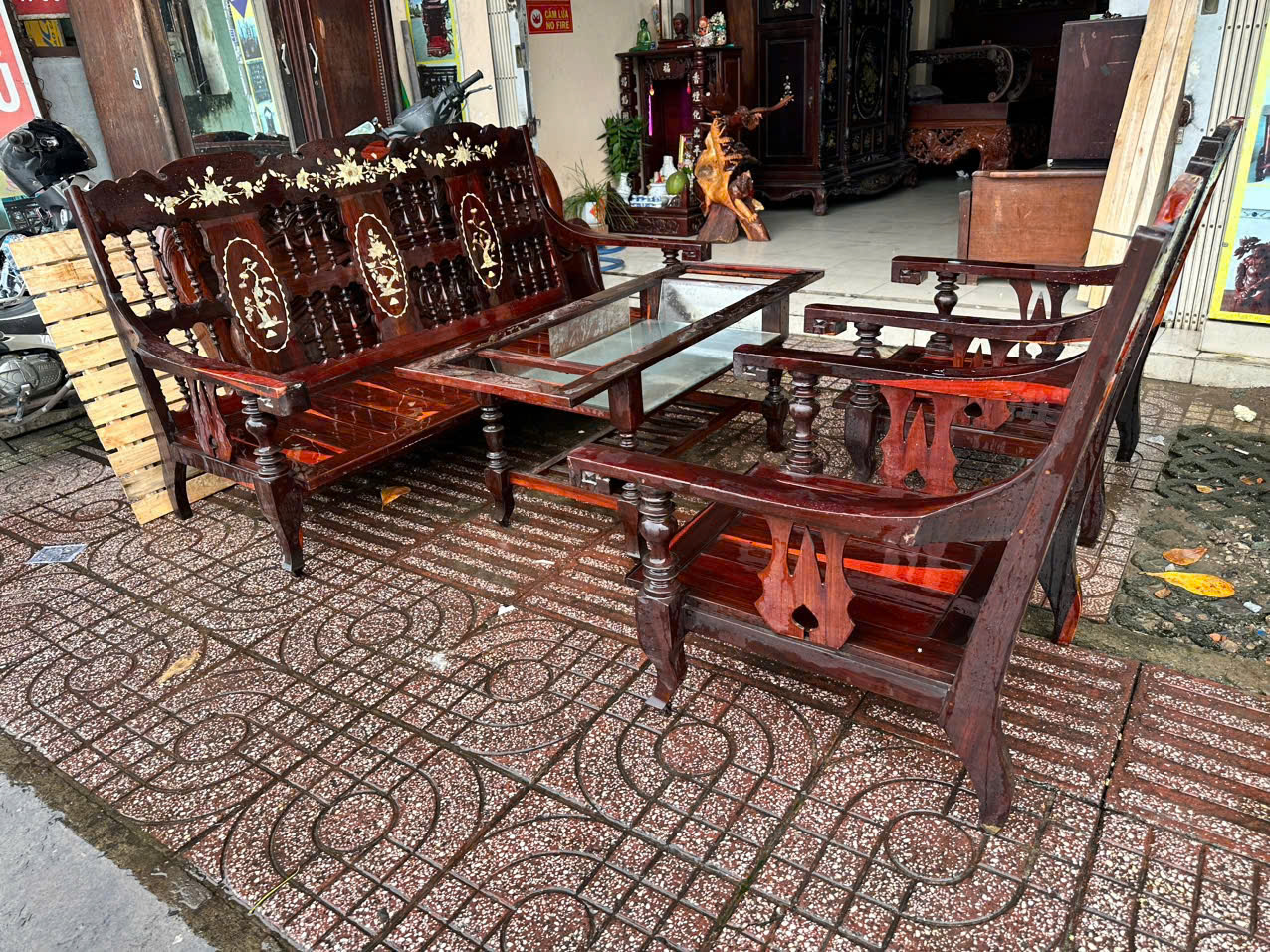 Vì sao thu mua đồ gỗ cũ lại được ưa chuộng?