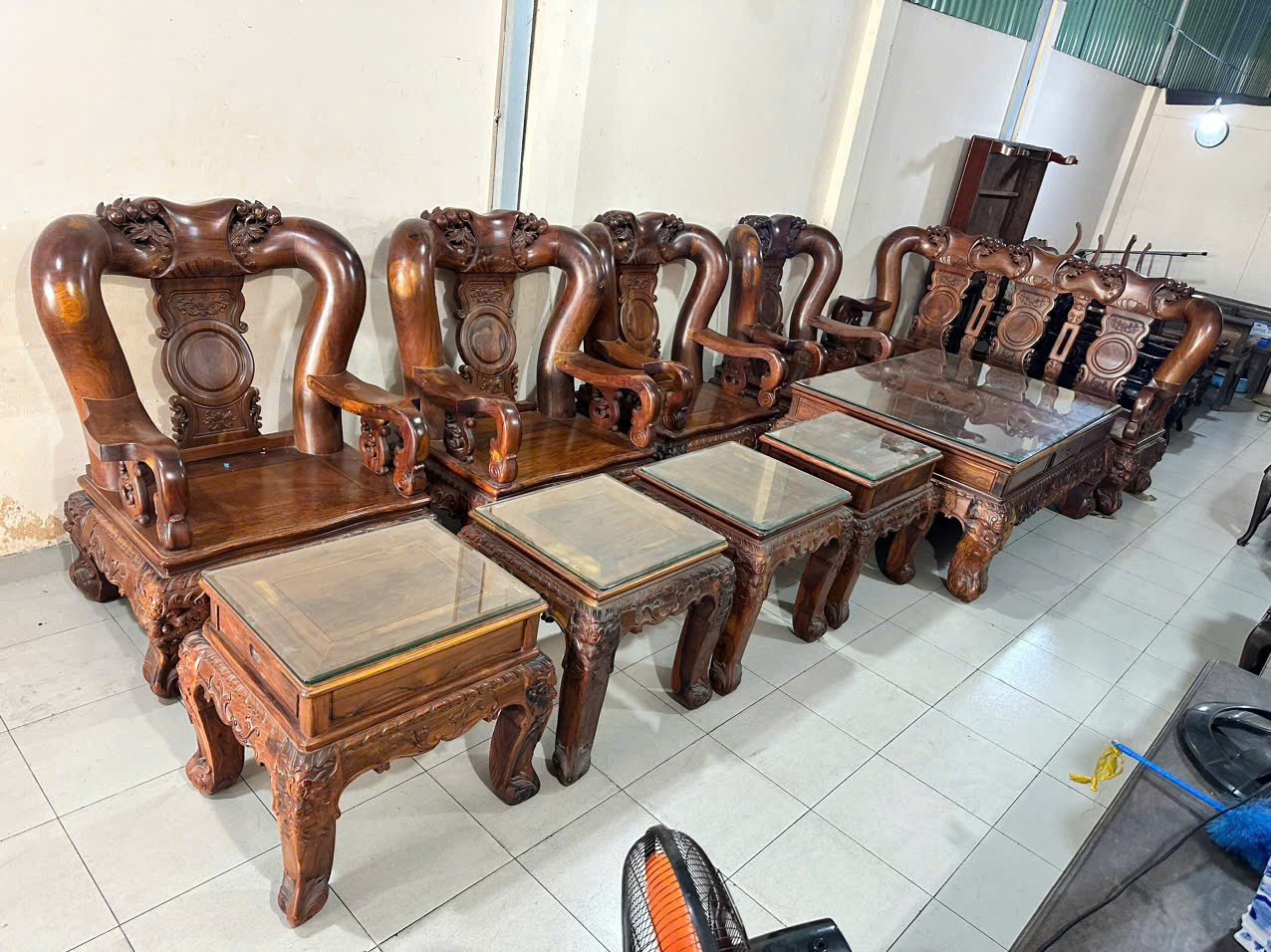 Lý do chọn Đồ Cũ Tài Lê khi cần thanh lý salon gỗ cũ tại Tân An