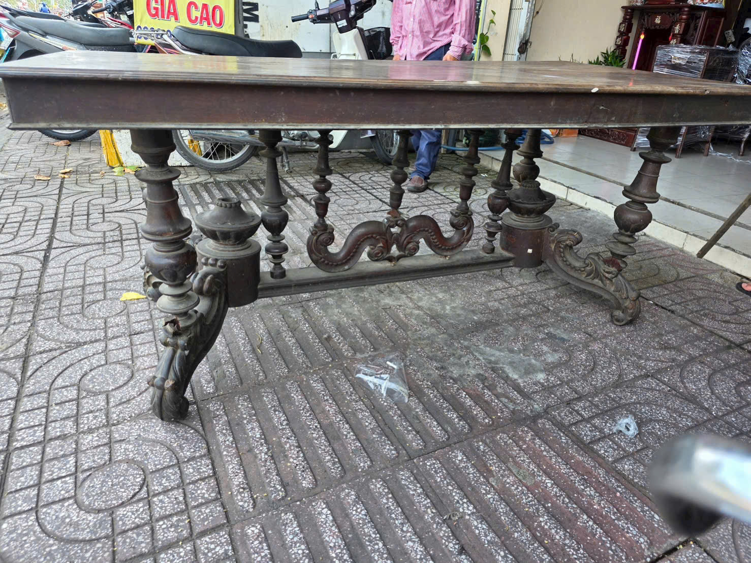 Thu mua bàn ghế gỗ cũ tại Phú Nhuận