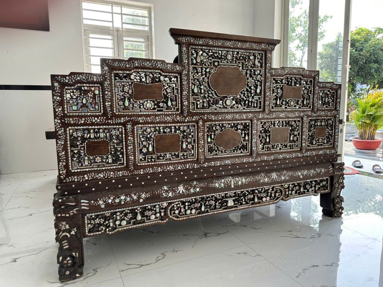 Cách nhận biết giường gỗ xưa thật hay giả