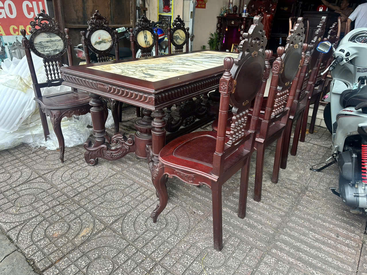 Giá thu mua bàn ghế gỗ cũ tại Gò Vấp của Tài Lê
