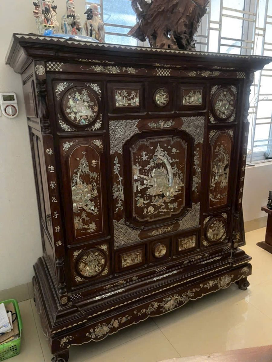 Thu mua tủ thờ, bàn thờ gỗ cũ: thu mua đồ gỗ cũ Bình Dương