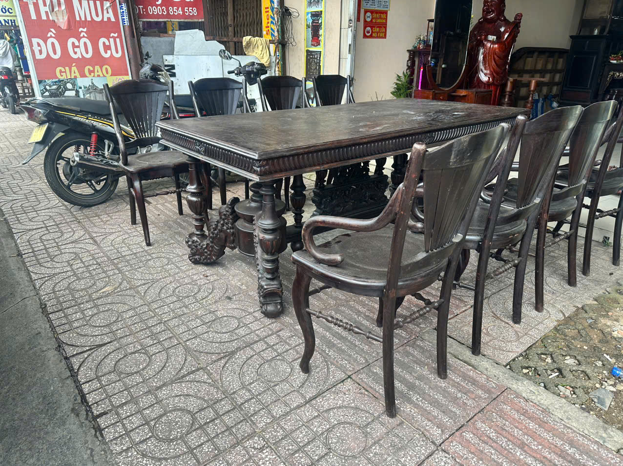 Thu mua bộ bàn ghế gỗ cũ giá cao tại Hồ Chí Minh