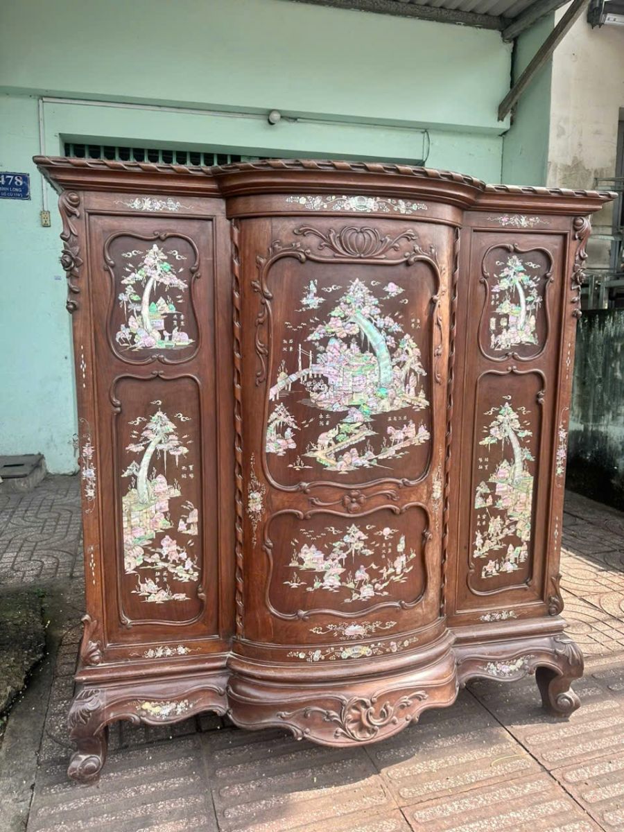 Tủ thờ gỗ cũ – Nét đẹp truyền thống và giá trị phong thủy lâu đời