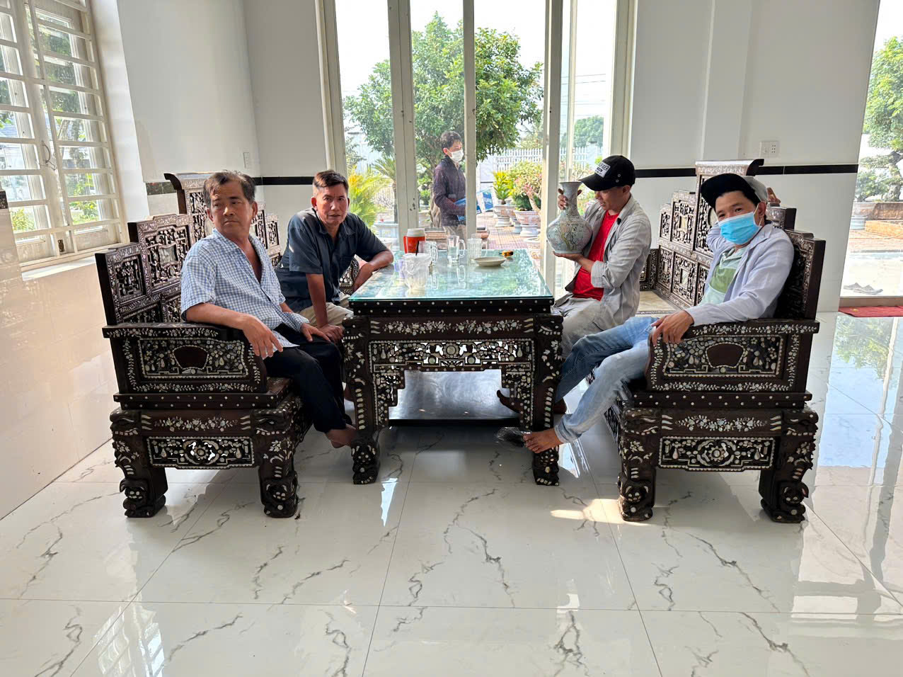 Cửa hàng Tài Lê thu mua bàn ghế cũ các loại 