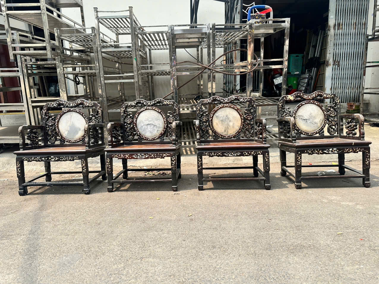 Cửa hàng Tài Lê chuyên thu mua nhiều loại đồ nội thất cũ, đáp ứng nhu cầu thanh lý của khách hàng