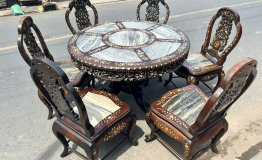 BÀN ĂN CẨN ĐÁ 