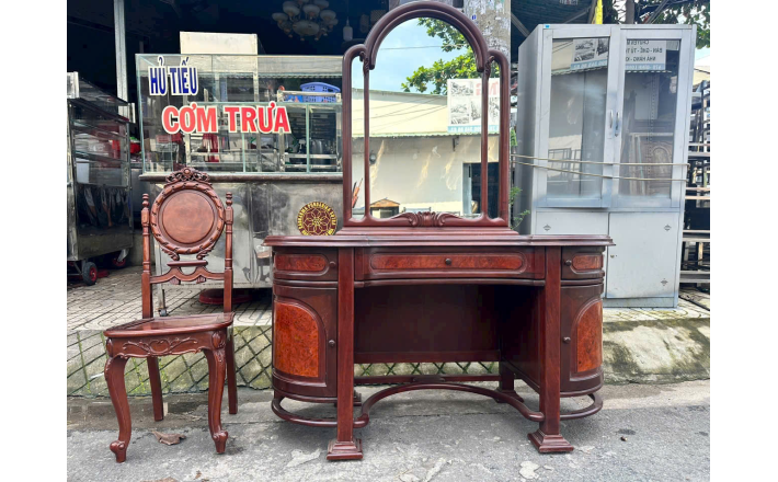 BÀN TRANG ĐIỂM GỖ 