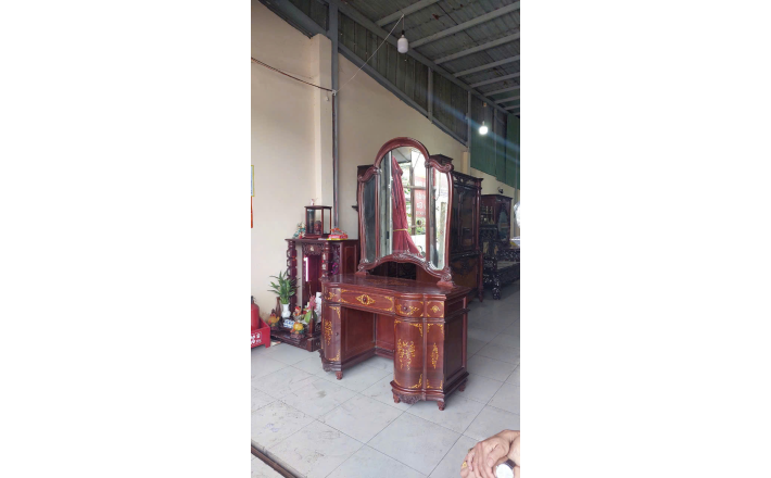 BÀN TRANG ĐIỂM GỖ CẨN CÂY