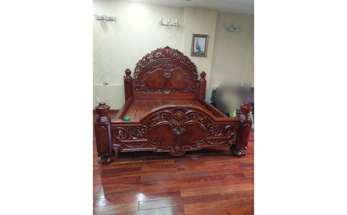 GIƯỜNG NGỦ TRẠM ĐỤC HOA LÁ TÂY