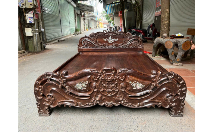 GIƯỜNG NGỦ TRẠM ĐỤC HOA LÁ TÂY