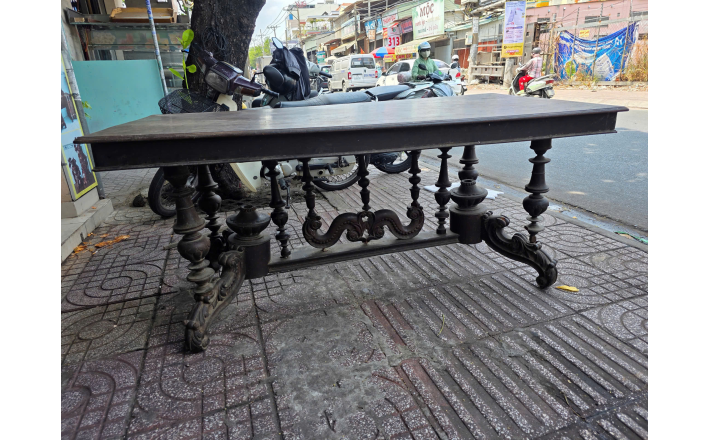 Bàn dài